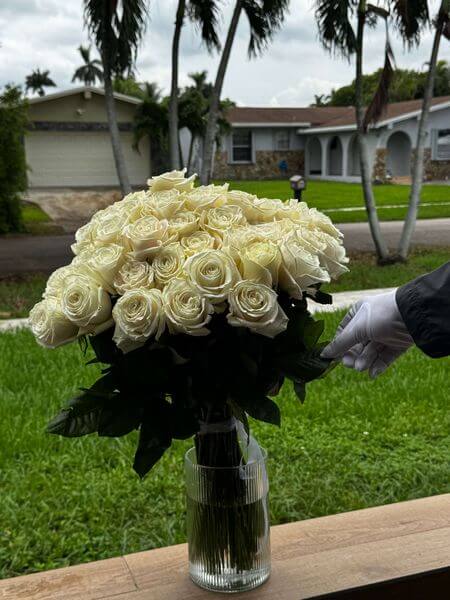 51 White Roses 